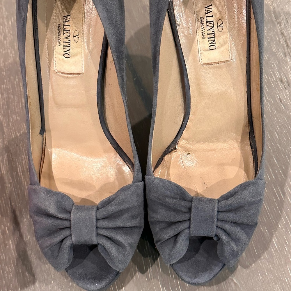 Valentino grey suede platform pumps. Gently worn. Heel 5 in. Platform 1 inch